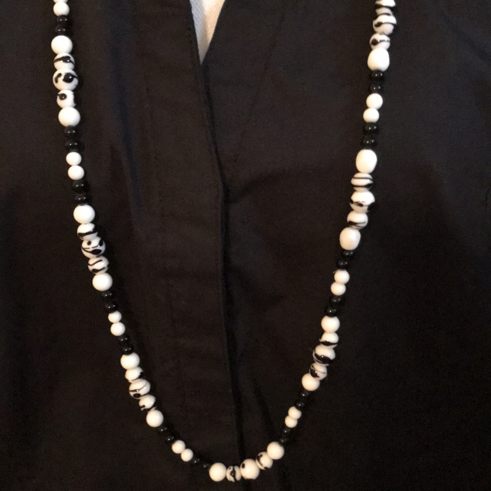 Lee Rider’s Black 3/4 sleeve blouse, XL. New w/o tags with vintage necklace - Picture 6 of 10